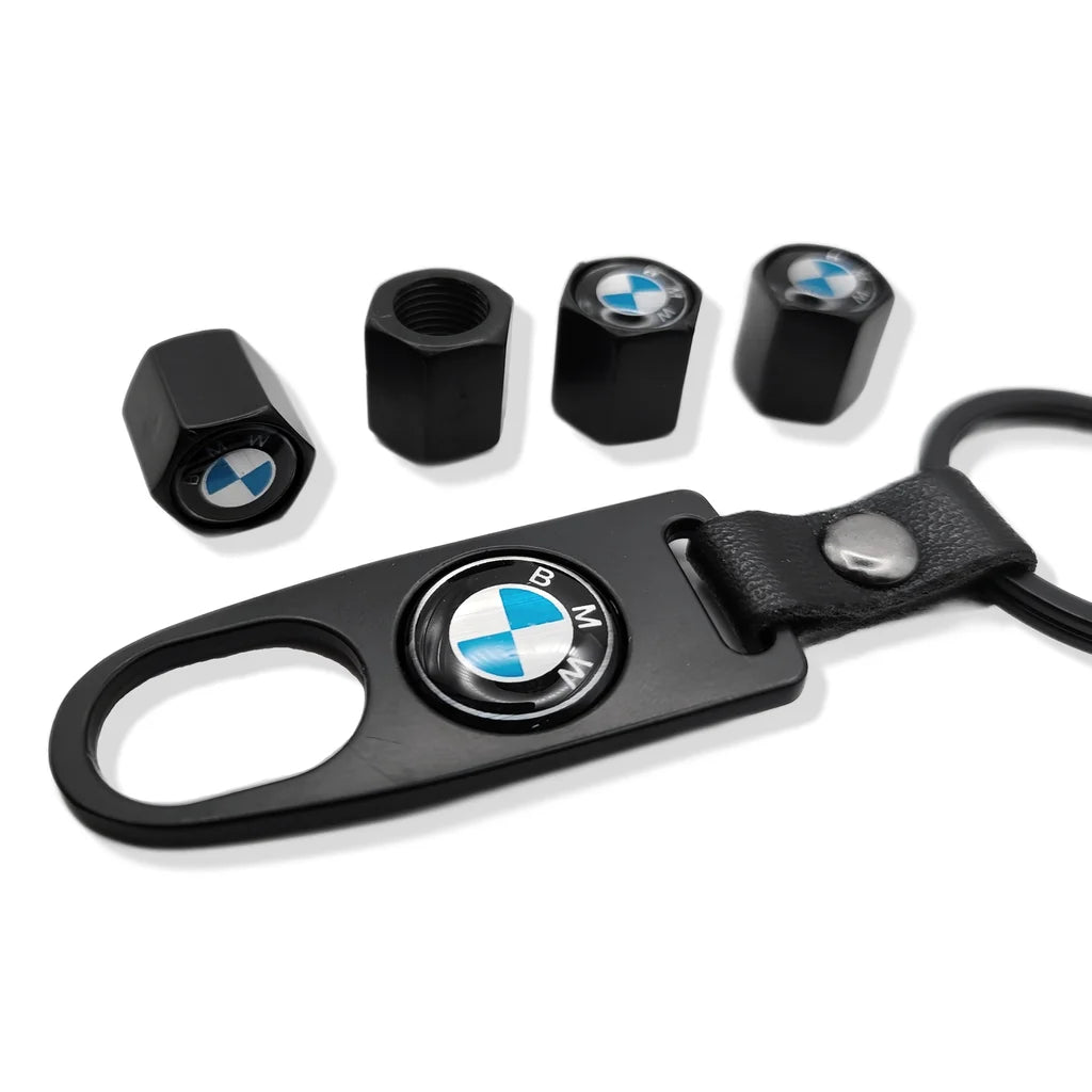 Set BMW me Varëse Metalike për Çelësa dhe 4 Kapakë Metalikë për Ventilat e Gomave